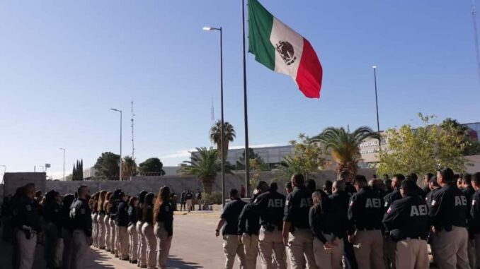 Conmemora FGE el día de la Independencia con honores a la bandera