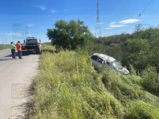 Choque con volcadura en la carretera Chihuahua–Aldama deja una mujer herida