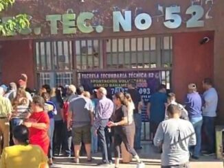 Piden imputar a alumna que atacó a mujer en secundaria de Delicias; padres exigen seguridad y transparencia