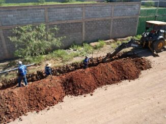 Continúa Municipio ampliando el servicio de agua potable en la colonia 1° de Mayo