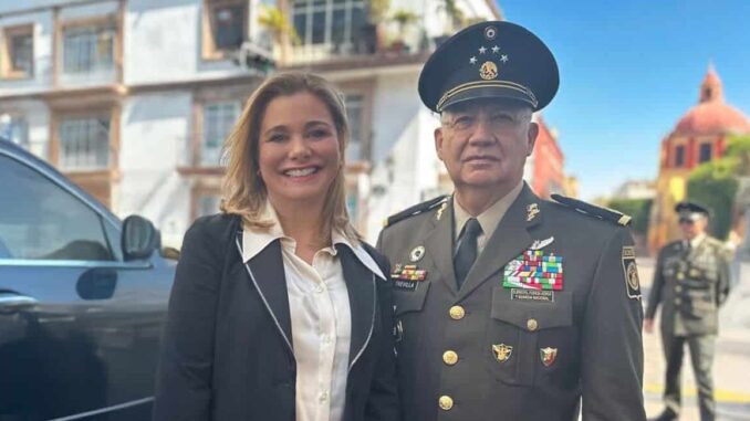 Maru Campos se reúne con secretario de la Defensa