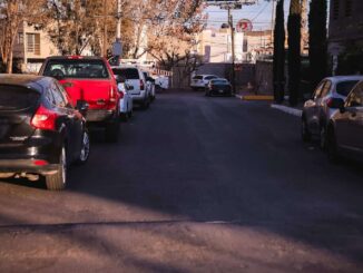 Entrega Marco Bonilla rehabilitación de calles en Paseos de Chihuahua