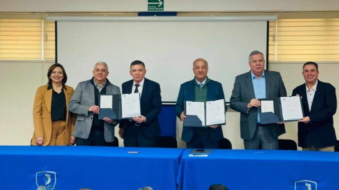 Sección 8 del SNTE y la Escuela Normal Superior José E. Medrano R. fortalecen la profesionalización docente con firma de convenio