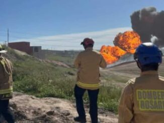 Explosión en ducto de Pemex provoca incendio y desalojos en Playas de Rosarito