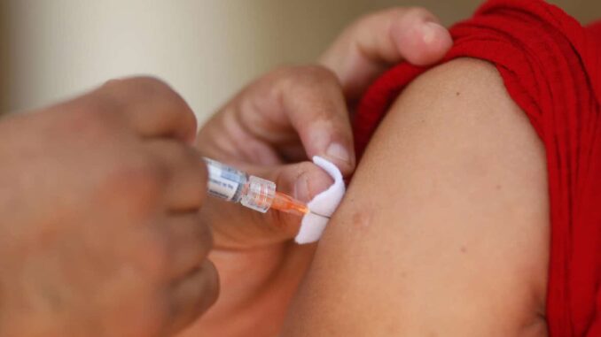 Secretaría de Salud intensifica jornadas de vacunación para frenar el brote de sarampión