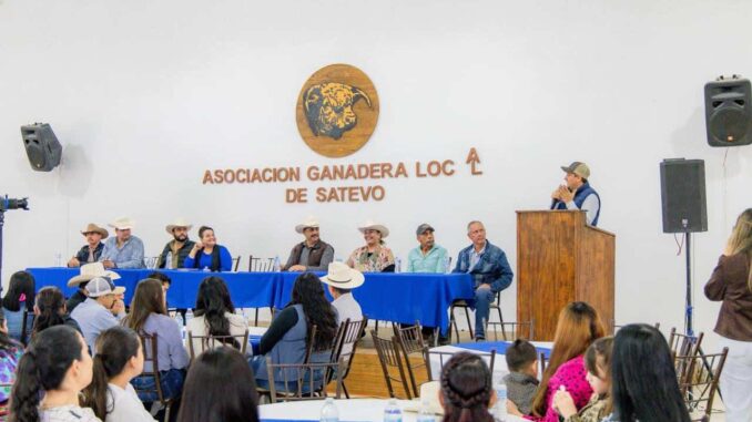 Reciben liderazgos de Satevó a Marco Bonilla para trabajar en unidad
