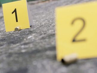 Disparan a adolescente de 13 años en León; buscó ayuda en farmacia