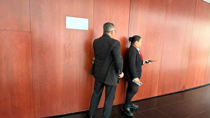 Jucopo ordena revisión de servicios del Senado y mantiene cerrado el salón de belleza