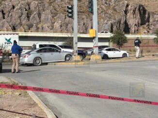 Se desata balacera entre dos vehículos particulares en la colonia Industrial; 4 detenidos