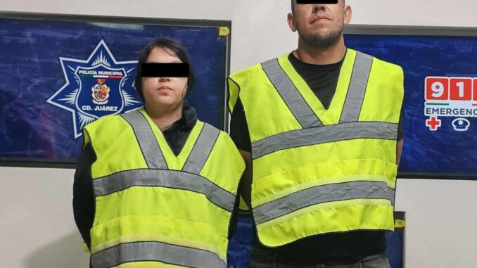 Detienen a pareja con arma de fuego y en auto robado