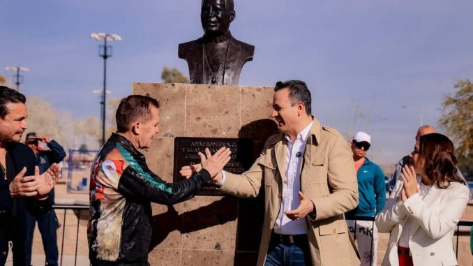 Devela Marco Bonilla y Julio César Chávez, monumento en honor al campeón de box en el Polideportivo