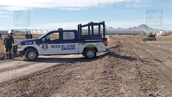 Hallan cuerpo envuelto en sábana en terreno baldío al suroriente 