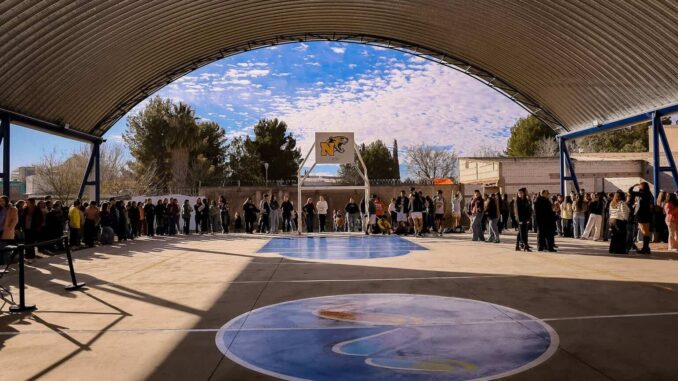 Entrega Marco Bonilla domo en escuela “Normal del Estado” gracias al Presupuesto Participativo