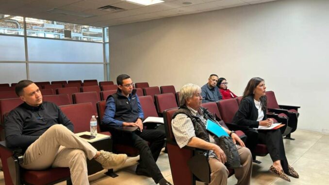 Se reúne FGE Zona Sur con Asociación Civil para abordar el maltrato animal en Parral