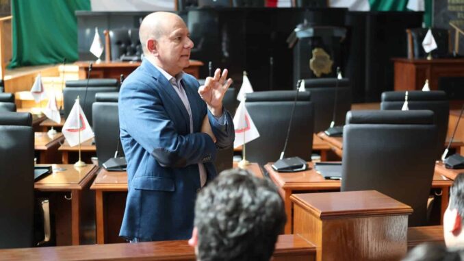 Llama Cuauhtémoc Estrada a retomar sesiones presenciales en el Congreso, la curul no debe ser home office