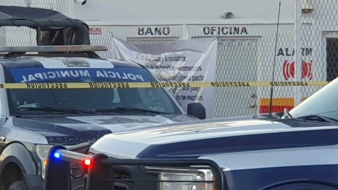 Amanecen  tres narcomantas en varios sectores de Cuauhtémoc