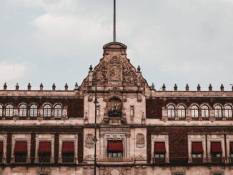 Morena, PT y PVEM se reúnen en Palacio Nacional para abordar la reforma electoral