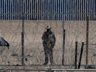 Texas moviliza agentes a la frontera con México ante «violencia de los cárteles»