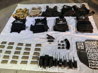 Detienen a hombre armado y asegura 150 dosis de droga en operativo en El Sauz