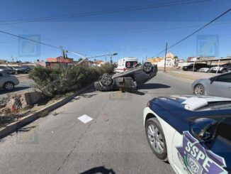 Choque volcadura deja a padre e hija lesionados en la Sosa Vera