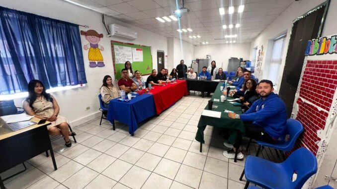 Lleva FEM pláticas de prevención de delitos sexuales a maestros de la escuela primaria “18 de Julio”