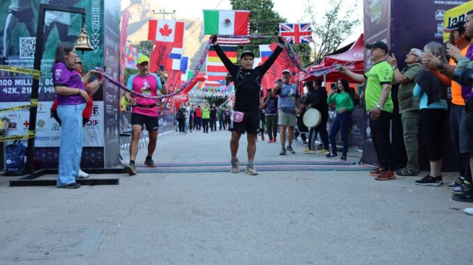 Reúne Ultra Maratón Caballo Blanco a más de mil 200 corredores