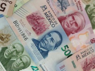Peso mexicano cae 2.03 % ante dólar tras escalada en Medio Oriente
