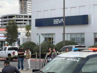 Deja en pickup una mochila con más de un millón de pesos; lo roban