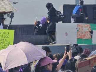 Vandalizan glorieta de Pancho Villa previo a marcha del Día Internacional de la Mujer