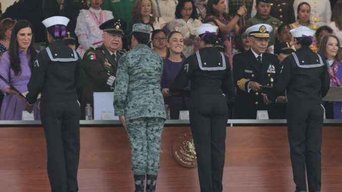‘Sheinbaum marca un hito como primera jefa de Estado y Comandanta Suprema’: general Trevilla