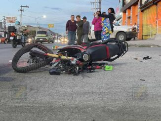 Joven motociclista queda herido tras choque en la 20 de Noviembre