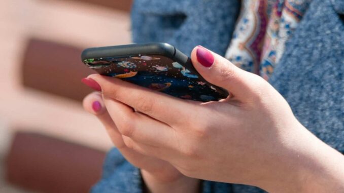 Gobierno pacta con plataformas acciones para prevenir violencia digital contra las mujeres