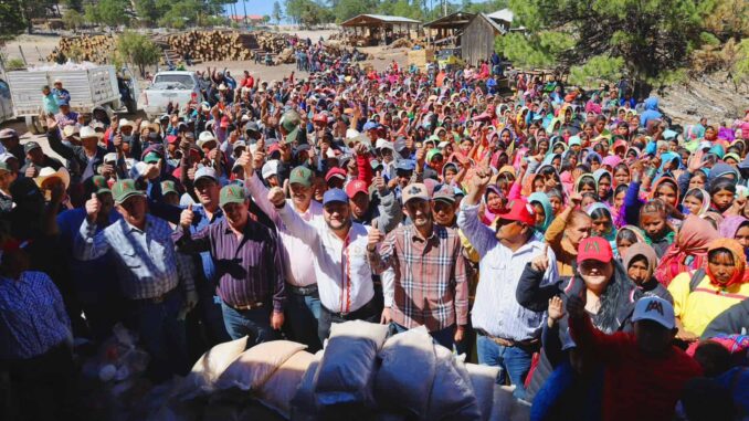 Entrega Arturo Medina apoyos alimentarios a más de 2 mil familias de la sierra