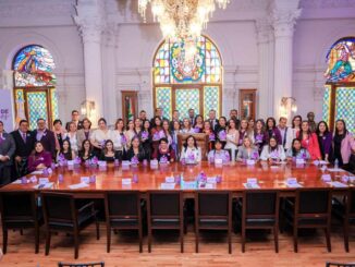 Toma Marco Bonilla protesta a integrantes del primer Cabildo de Mujeres