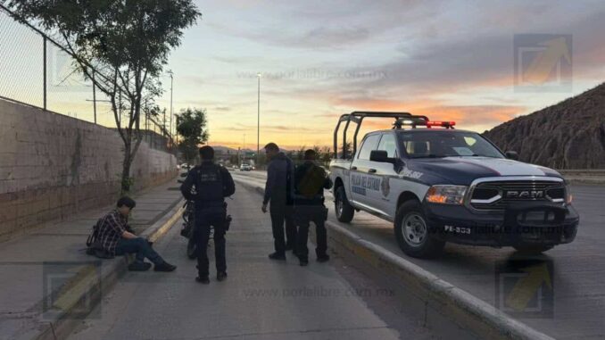 Repartidor de plataforma sufre caída en la Teófilo Borunda Sur 