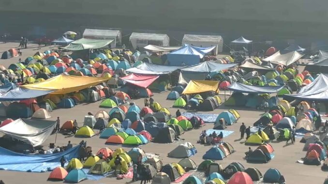 Zafarrancho entre la CNTE y la policía de la CDMX por llegar al Zócalo