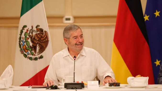 Canciller De la Fuente se reúne con delegación empresarial alemana