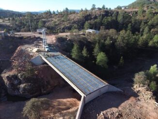 Trabaja SCOP en construcción de puente vehicular en Bahuichivo, Urique