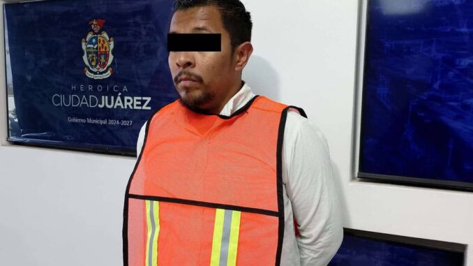 Detienen a hombre por golpear con una tabla a sus dos hijos