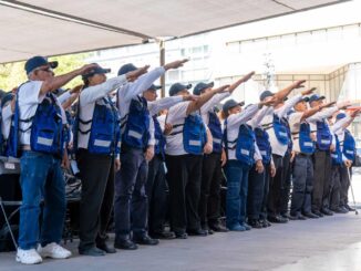 Fortalecen seguridad escolar; se suman 141 adultos mayores a programa “Abuelo Policía 2026”