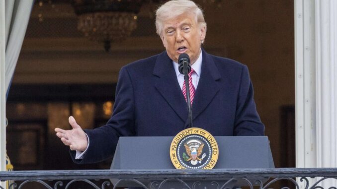 Trump dice que Irán permitirá el paso de 20 buques petroleros por el estrecho de Ormuz