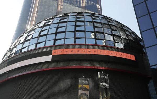 La Bolsa de México gana 0.6 % y se ubica en 67 mil 87.64 unidades