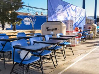 Entrega Estado material y equipo educativo a 341 planteles de 38 municipios