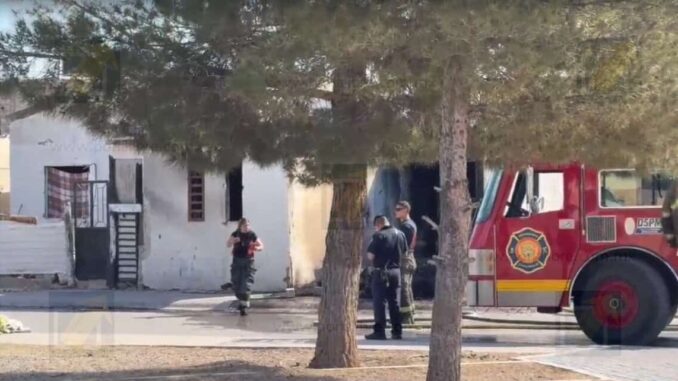 Incendio consume vivienda en Praderas del Sur; rescatan a hombre y su mascota