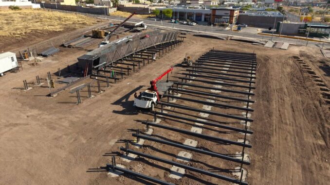 Trabaja Municipio en la fabricación del arco que sostendrá la gaza de incorporación