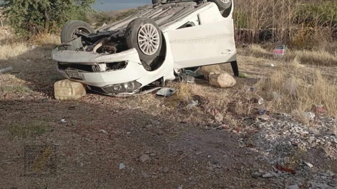 Salieron de parque recreativo y vuelcan en las «Curvas del Perico»