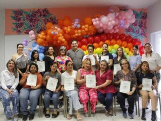 Impulsa CEJUM autonomía económica de las mujeres con taller de decoración con globos