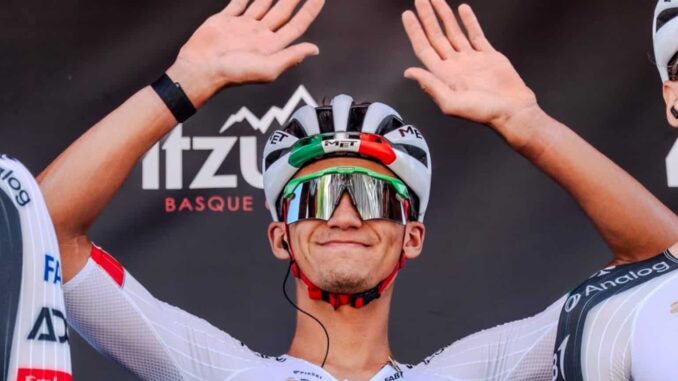 Confirman lesión de Isaac del Toro tras caída: ¿Qué dice el parte médico?