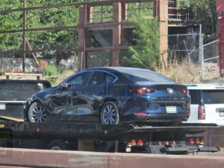 Vuelca en la “curva de los choques” de La Cantera; caos vial