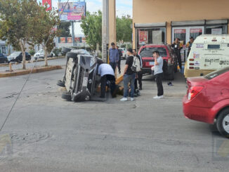 Conductora provoca choque, atropello y volcadura en el Ortiz Mena